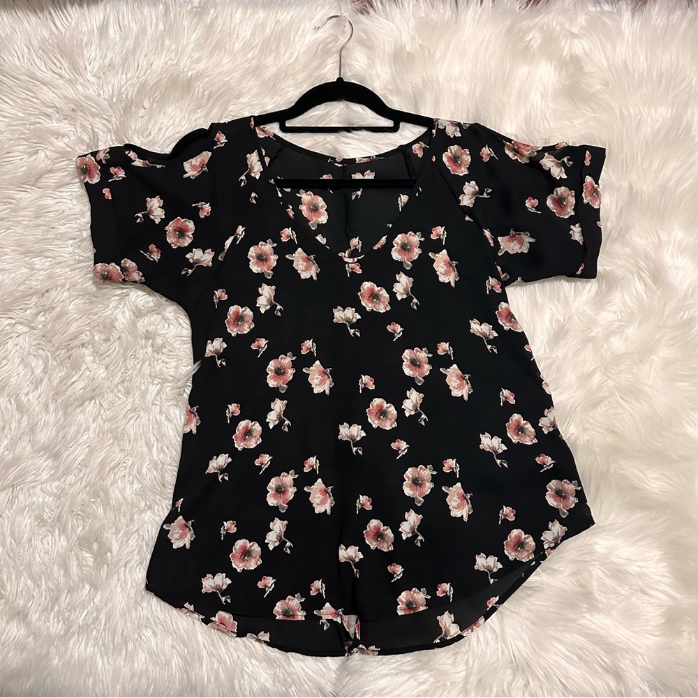 Blouse with pink flowers
